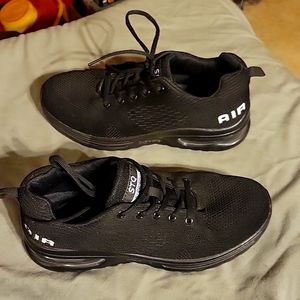 STQ air running shoes women's All black Size 8.5